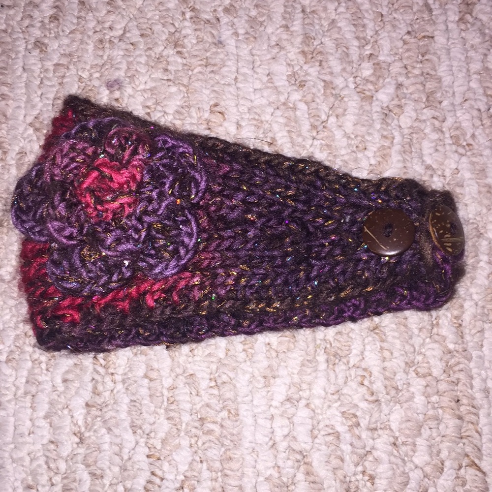 Crotchet headband with flower